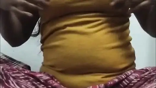 Hari ini, bhabhi ingin melakukan banyak seks, komentar