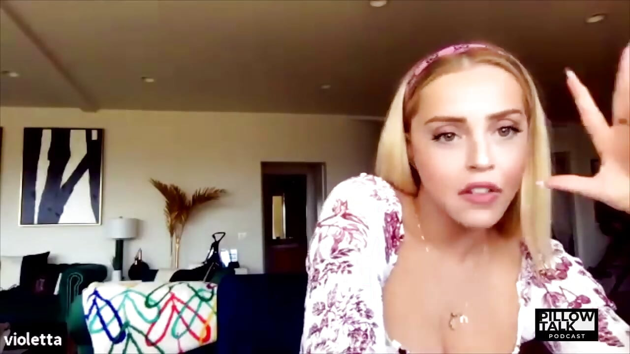 Violet Benson se vuelve real con la coanfitra Francesca Farago