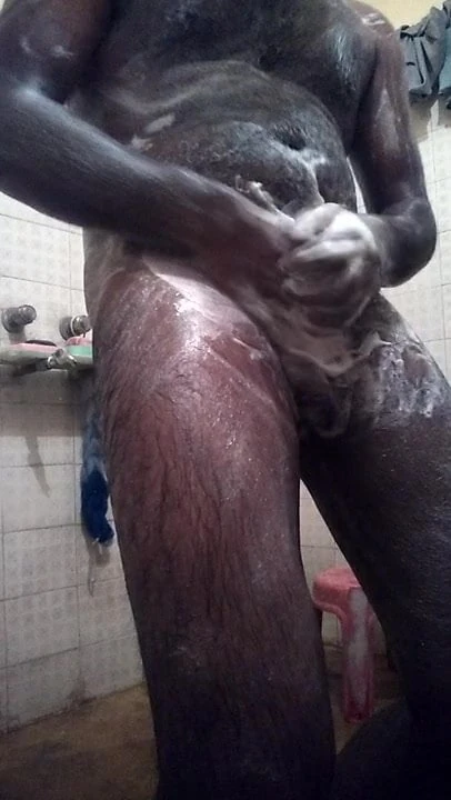 Pissing and Bath Hyderabad instagram rsrahul87