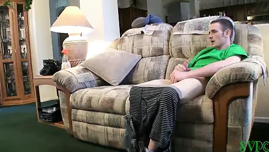 Meine milf bBW-stiefmutter hilft mir beim masturbieren