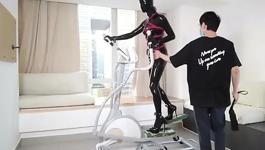 Mz27 - gadis ini diikat dengan lateks di treadmill