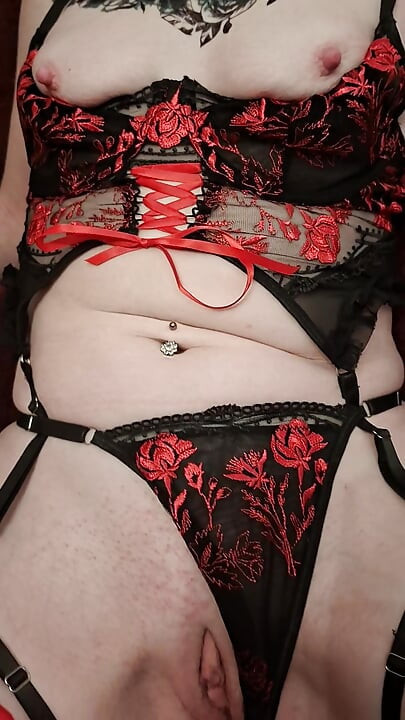 Chantillylace2025が私のアソコをきれいにケアしてくれています。