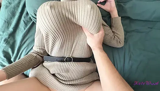 Возбужденная жена любит делать это утром - горячая милфа с огромными сиськами