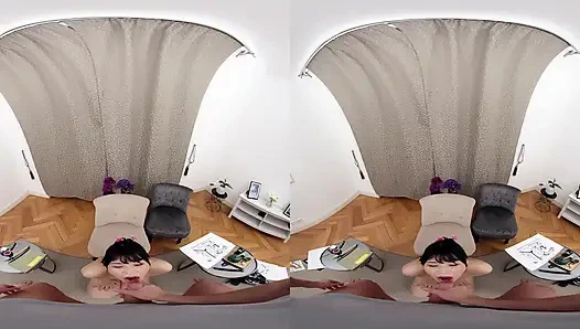 Сладкая японская девушка Riri тайно обожает жесткий секс с большим членом