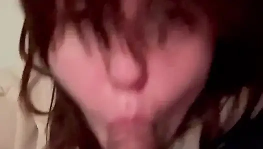 18 Yaşındaki Bir Anne Oral Seks Yapıyor