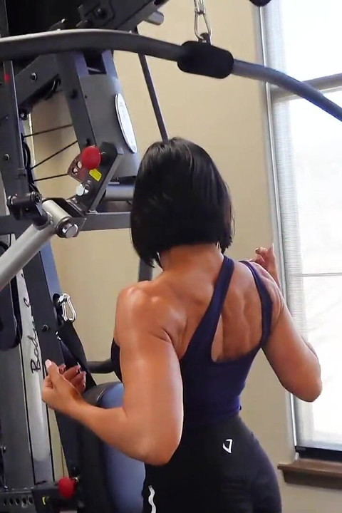 Fitness Chick Flexing! Mukautettu leike