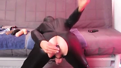 5 cm dildo fuck in catsuit thigh boots with cumshot