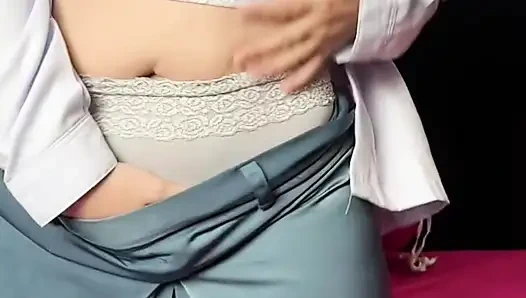 Lise öğrencisi okuldan eve geliyor sange ağır mastürbasyon ve aşırı fışkırtma