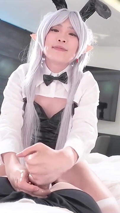 Detik utama dari "blowjob seks cowgirl dengan cosplayer awek Frieren Bunny, cosplayer shemale Jepun hentai 7"
