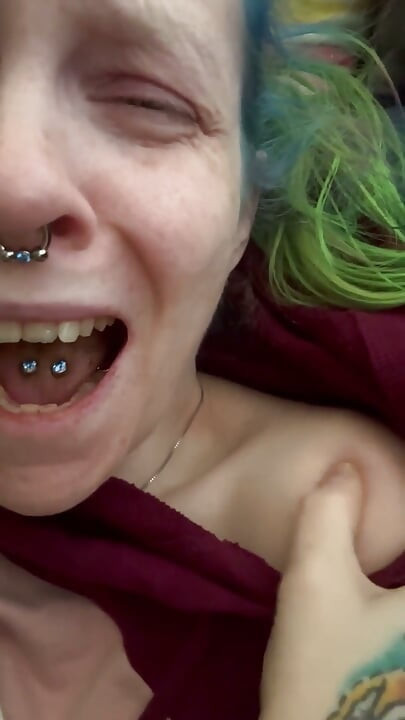 Apertando Minha Marca Roxa Porque Ele Gosta