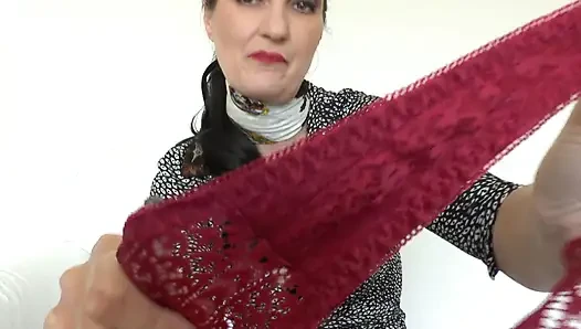 Fantasi rahasia menjadi kenyataan! Ngendus celana dalam seksi dan crot di celana dalamnya, lady victoria valente