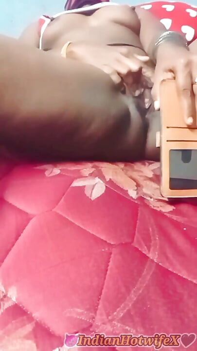 Desi Tamil MILF Renu’s Big Black Ass, Boobs & Fingering Pussy Teased on Live Call for Bull: Pt 3! Indianhotwifex