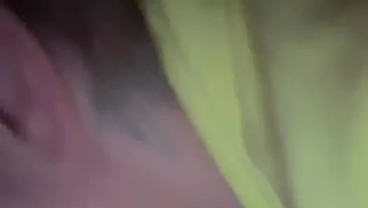 Wenn sie im auto sitzt, kommt es zu einem blowjob