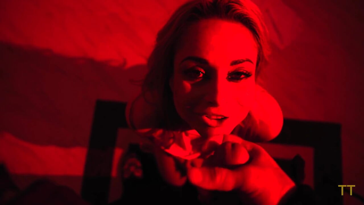 Crystal Rush & Teddy Tarantino - Barbie med store pupper på Hot Date med Ghostface