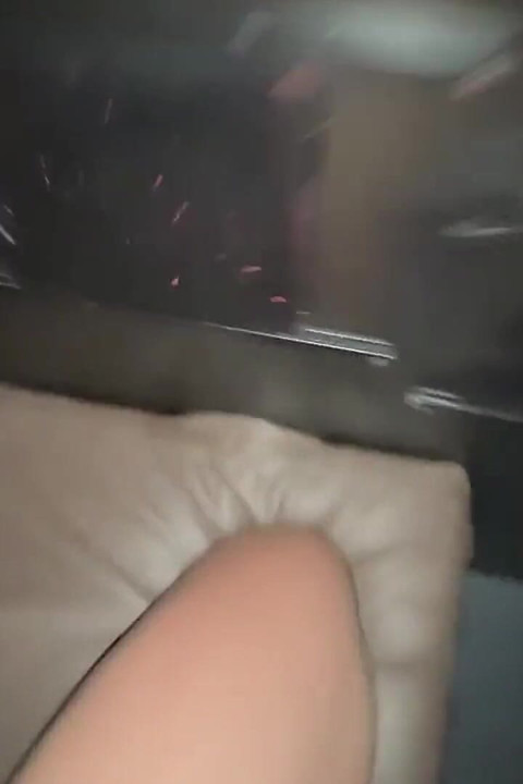 Dotodo Di Gloryhole Memperlakukanku Seperti Jalang