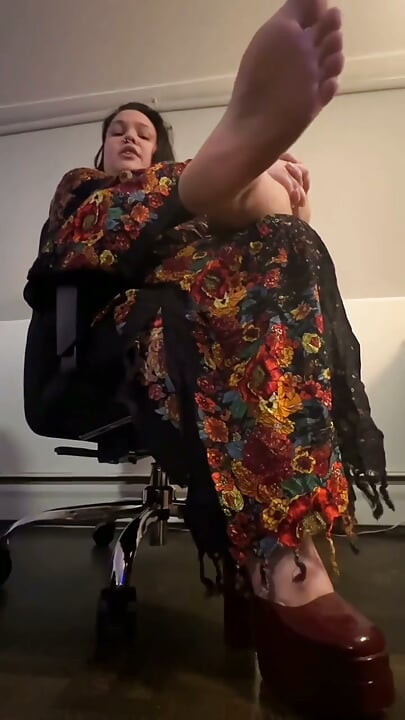 Chân tôn sùng cuck sph