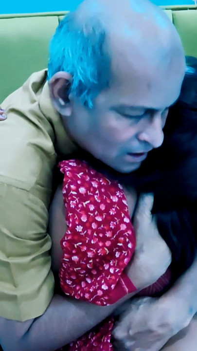 Indian Video. The elderly father-in-law had hardcore sex with his daughter-in-law in a hotel. Desi Hindi Audio | Clip 1