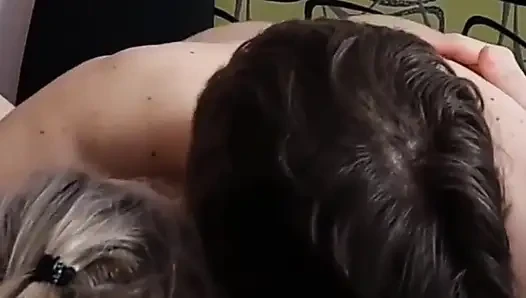 Seks yang luar biasa dan pengalaman menunggangi penis yang intens lainnya