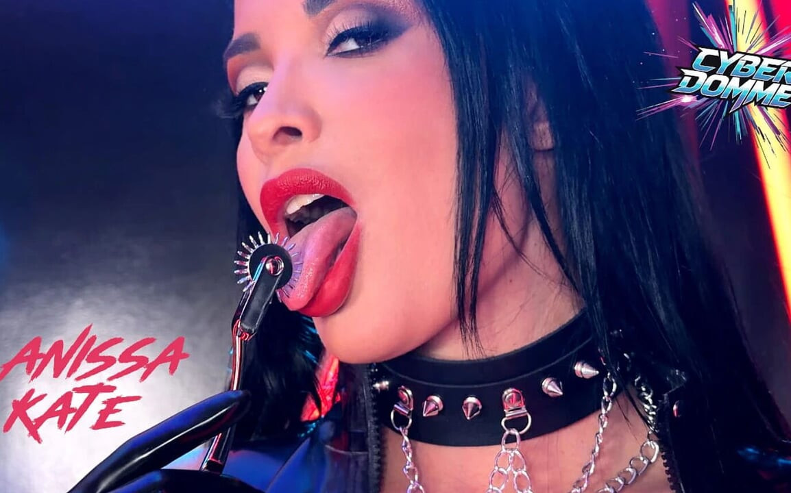 Anissa Kate voor Cyberdomme