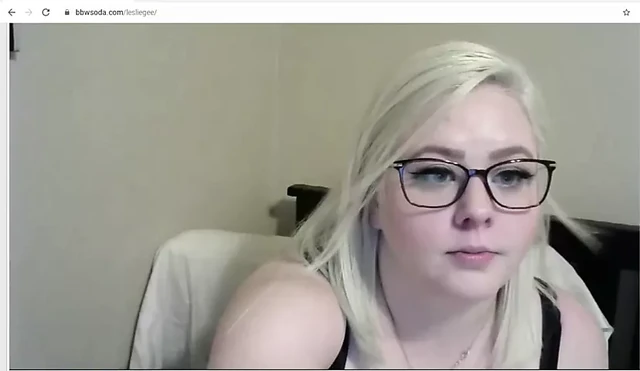 blonde bbw is fingering her hairy pussy