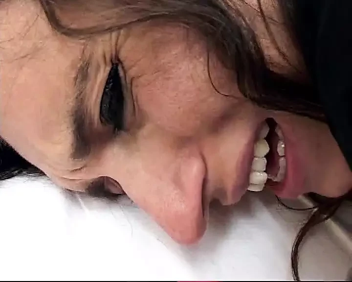 意大利熟女Moira喜欢被干她的阴户