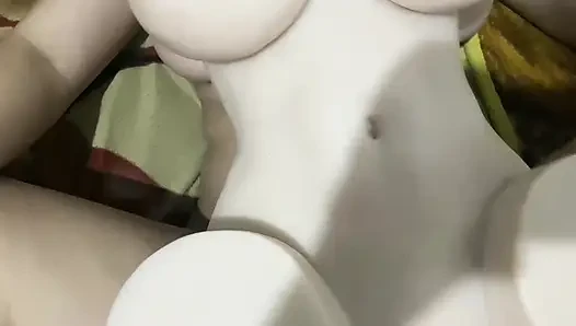 Adik tiriku yang cantik sama aku dan boneka tantalyku, dan kami berdua bersenang-senang
