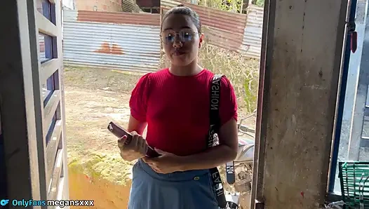 Dia datang ke rumah saya untuk memberitakan Firman dan saya mengajarinya firman saya.