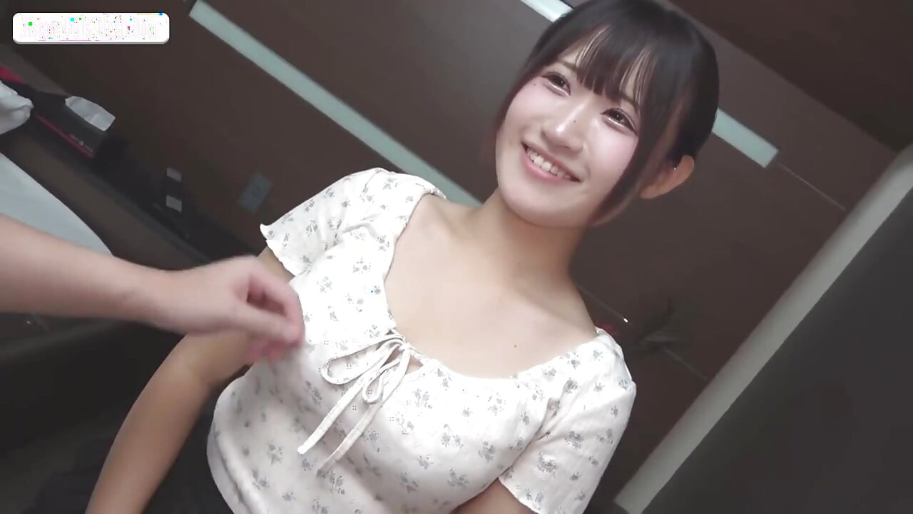 Unreleased Debut Footage of a Stunning G-cup Vocalist Showcasing Her Legendary First Performance Angle1