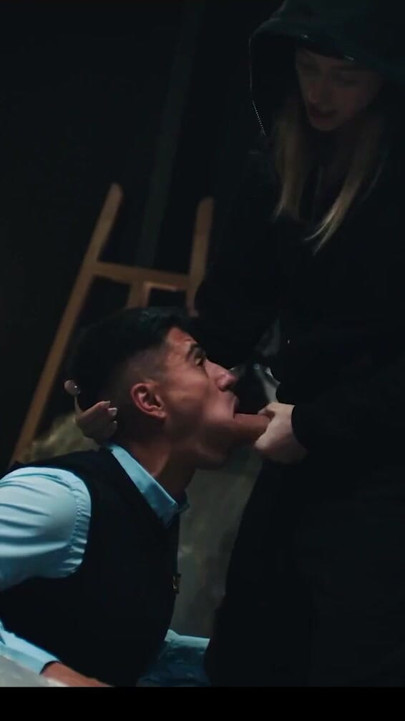 Loira dominatrix Futa menina enchendo seu garoto submisso de porra | Clipe 1
