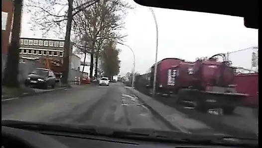 Eve Götürüldü Ve Yüzüne Sarsıldı