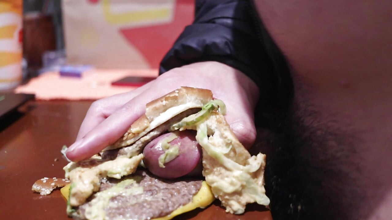 jebanie i rozbicie hamburgera