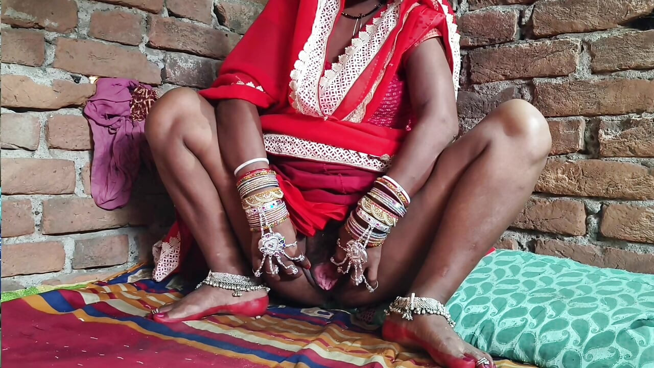 New married housewife apne husband ke lund pe baith ke chudai karwa rahi thi devar madarchod ne romantic video bana ke viral kiy