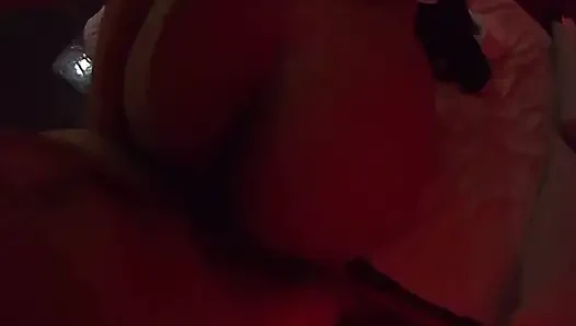 Morocha paisa motelde prezervatifsiz gringo ile sikişiyor