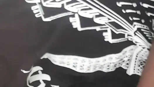 Aku lagi asik mainin toketku