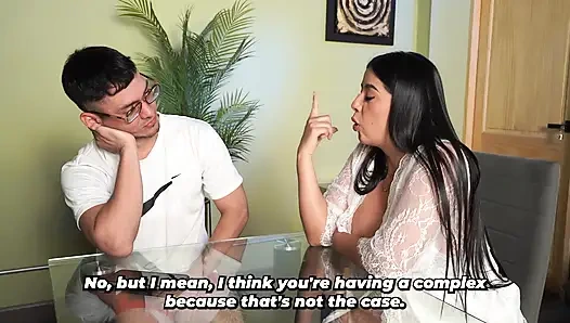 Die vollbusige stiefmutter lernt, dass ihr stiefsohn nie sex gehabt hat, also will sie seine erste sein.