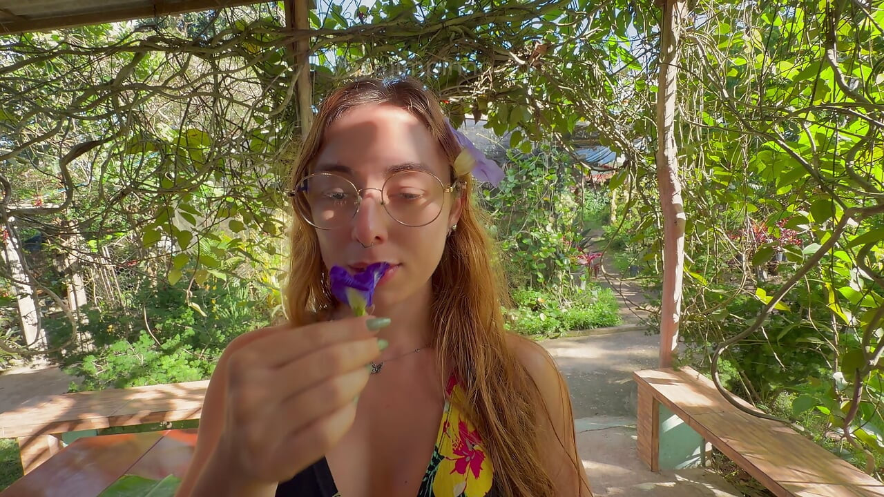 Between Flowers and Love: Passionate Sex in a Motorhome