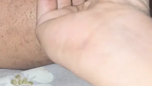 Chutchatora Devar steckt Saali den Finger in den Arsch