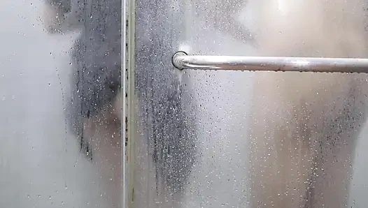 BOKEP INDO NEUESTES INDONESISCHES MÄDCHEN FICKT UNTER DER DUSCHE IN IHREM LIEBLINGS-SATINKLEID, IHR HINTERN IST SUPER SEXY UND PRALL