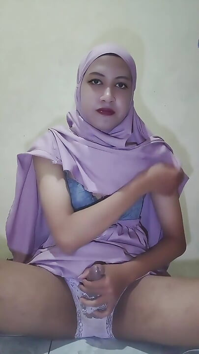 Muslimanski femboy mora se jebati