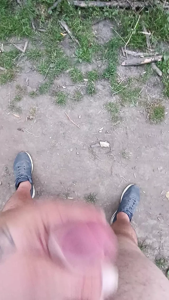 Cumming in the naturism parc