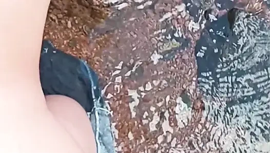 Schöne reife ehefrau und ein schöner ANAL im freien auf dem fluss