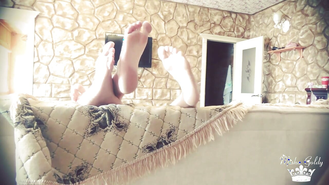 Wank đến chân của chúng tôi cuckolded betta footbitch
