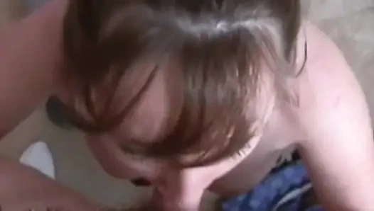 Пылкий рот Brooke занят