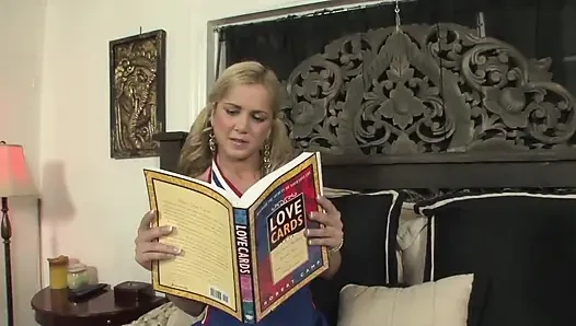 Ashley Abbott и Missy Maze, юная чирлидерша наслаждается вместе