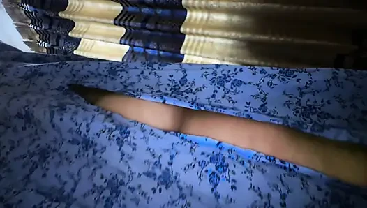 Ibu tiri arab dengan pantat montok dan toket aduhai lagi ngidam dientot sama kontol besar