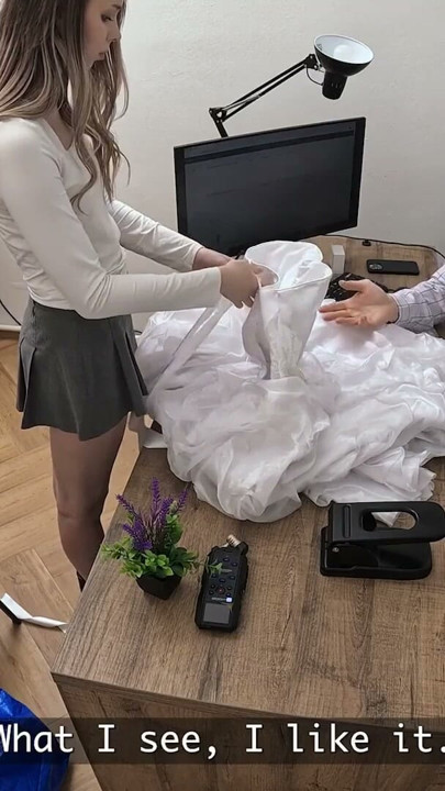 LOAN4K. 18 Yaşında Rus Öğrenci Kredi Almak İçin Seks Becerilerini Sergiliyor | Bölüm 1