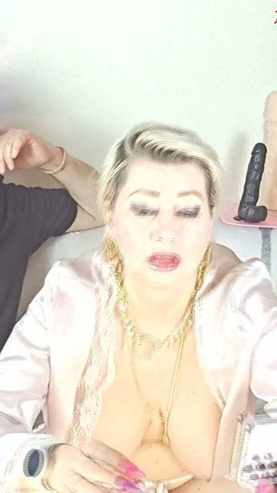 If you want to be free, just be like that! A family therapy session from a mature really married couple from Russia | Clip 1