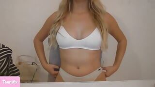 Show de webcam en vivo de 2 horas con sexy adolescente de 18 años