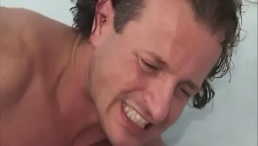 Cewek rambut pirang didobel penetrasi sama dua besar