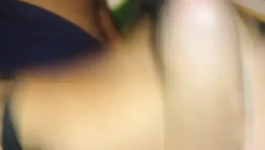 Adam çok utanıyor korkmadan kendine dokunur